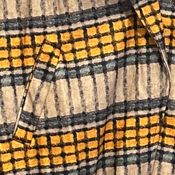 Printed Spread Collar Subway Tile Plaid Cut-Away Coat - Size L/XL - Picture 3 of 11